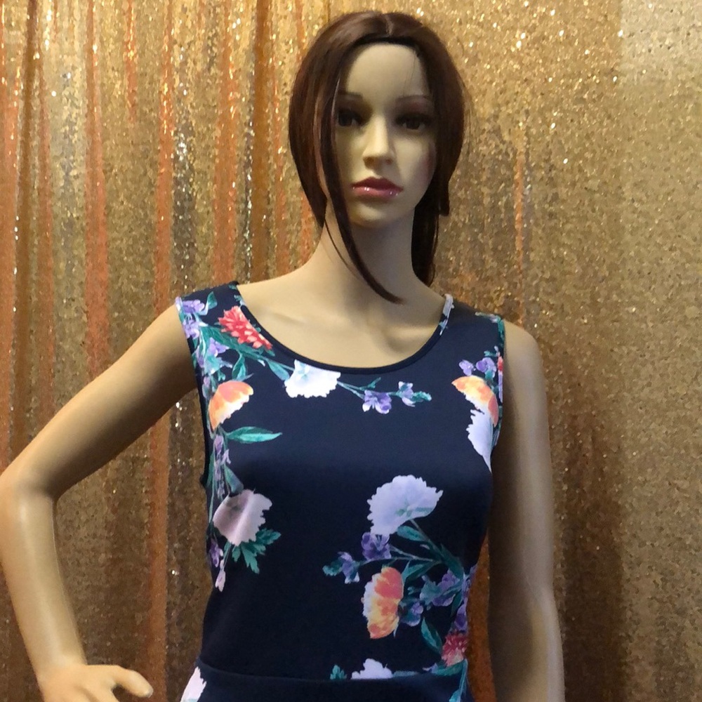 Dress ๐ - Picture 4 of 5